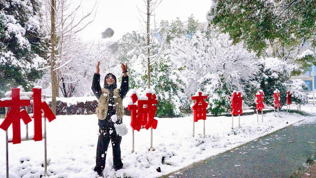 雪景、大学、玩雪