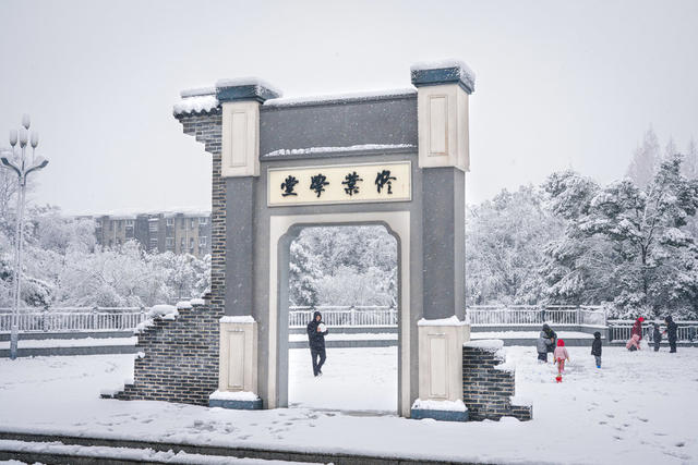 雪景、大学、玩雪