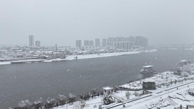 雪景 新化县城 资江大桥