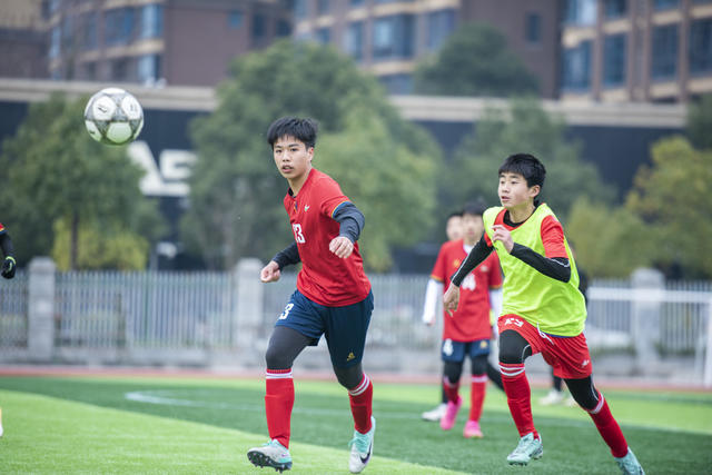 娄底 足球 冬训 球员