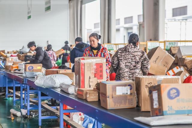 快递 物流 智能分拣 寄递 年关