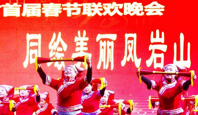 “村晚”“民星”舞起来