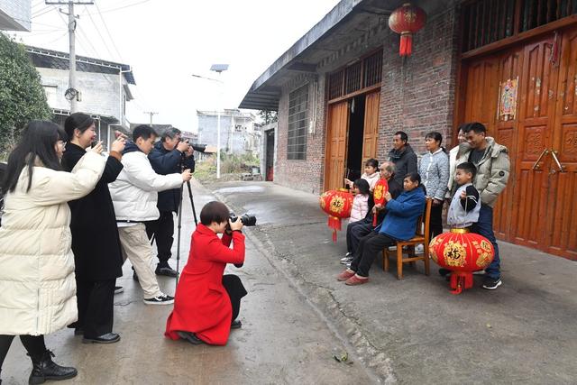 新春走基层 最美家庭  免费拍照 全家福