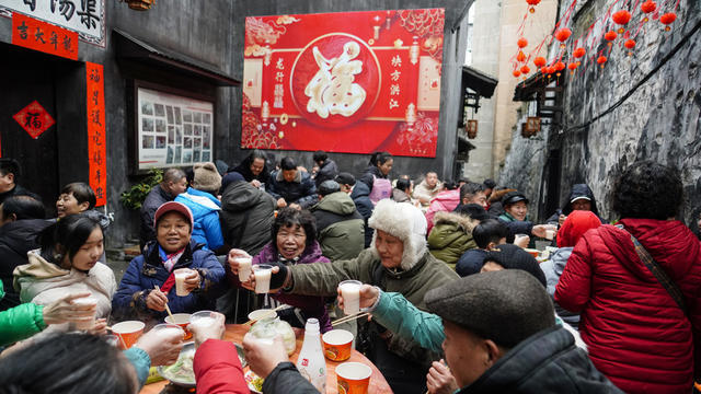 小年  新年  团年  孝道  老街  年味  欢乐 