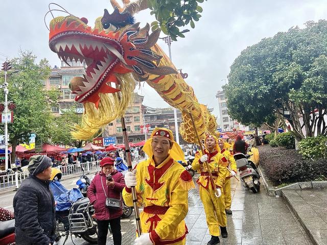 小年到  年味浓
