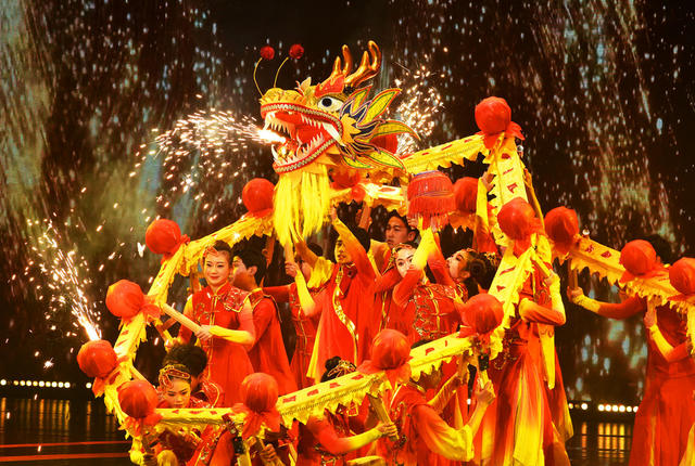 湖南郴州：民俗表演闹新春