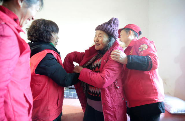 湖南桂东 困难老人 福 春节