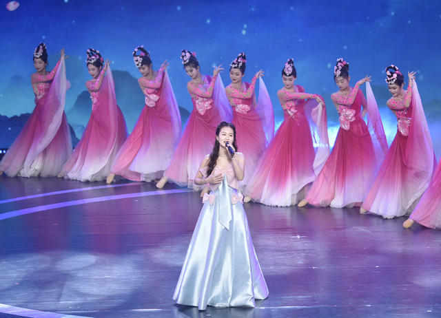 郴州市：载歌载舞 喜迎新年