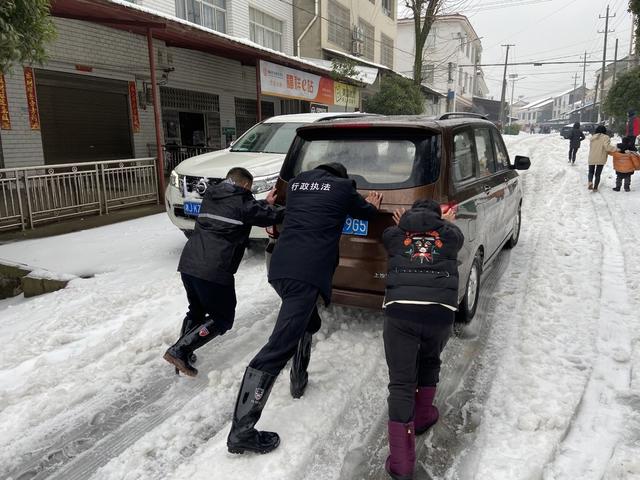  Ice and Snow Volunteer Moves Unity