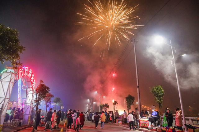 新春 烟花 迎新 春节 喜庆
