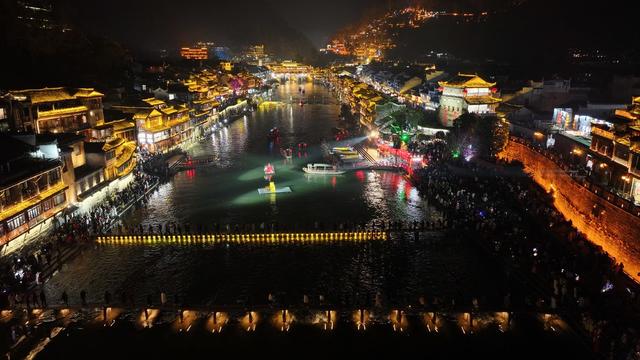 凤凰古城、夜景、春节