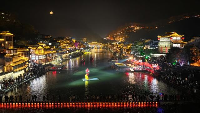 凤凰古城、夜景、春节