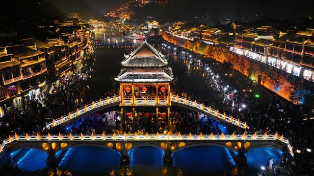 凤凰古城、夜景、春节