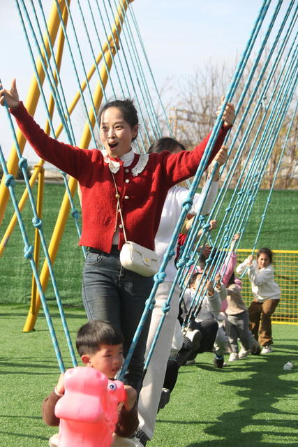 春节假期  游玩  户外休闲  游乐园