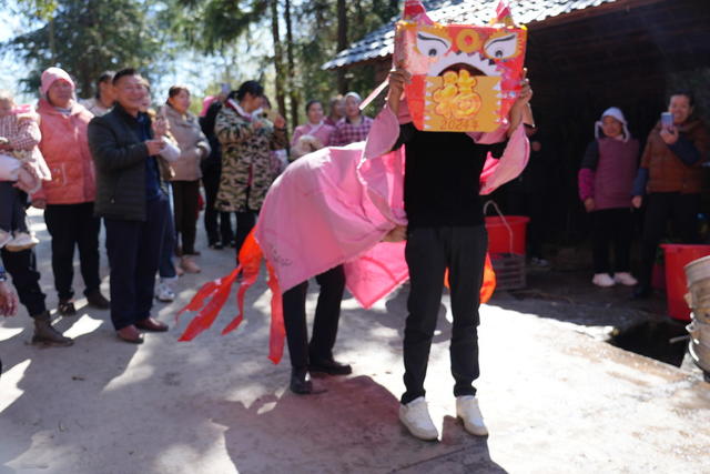 通道：一起“回娘家“拜年   阖家欢乐的”年味“