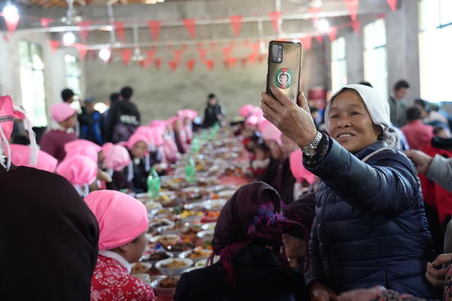 通道：一起“回娘家“拜年   阖家欢乐的”年味“