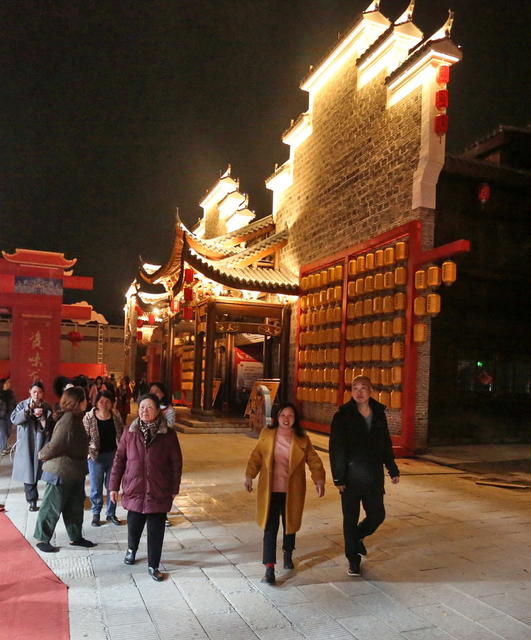 益阳囗明清口古城口游人口多