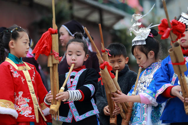 非遗 芦笙 春节 假期 学校 侗娃 学习 欢乐 过大年