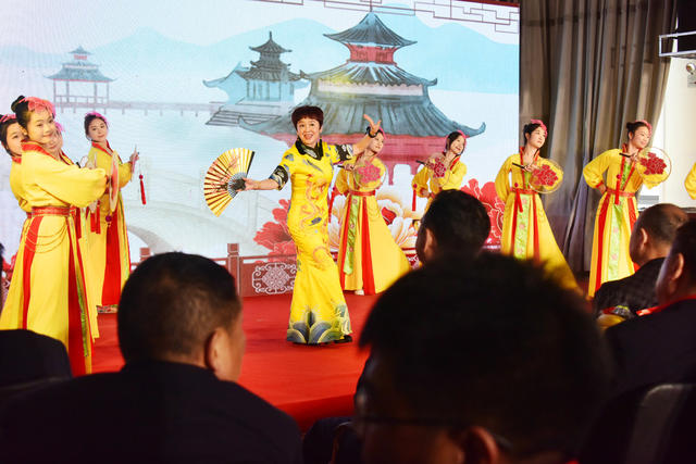 春节  乡贤  经济社会发展  资源优势  出谋划策  美好未来