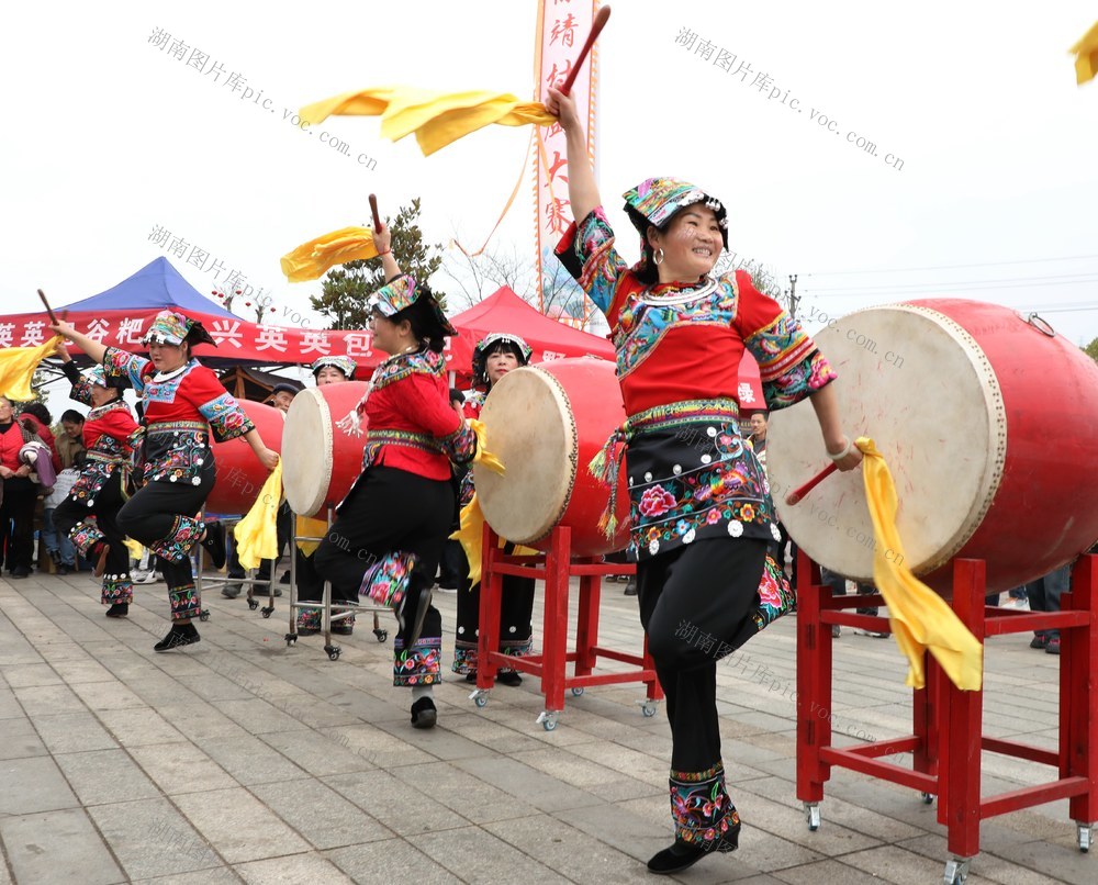 欢天喜地闹新春