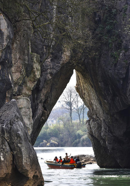 湖南嘉禾：赏花泛舟  乐享春光