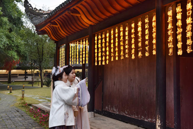 芙蓉古楼诗意浓