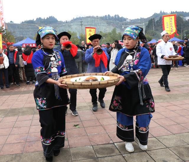  厨艺大比拼   快乐闹新春