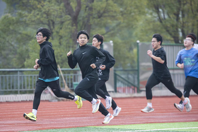 娄底 新春 开训  队员 田径场 春节假期