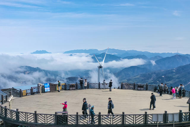 云海 景区 游客 旅游 风景 风光 自然