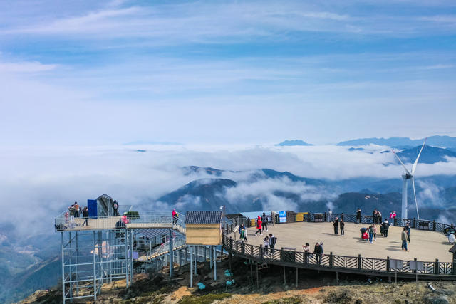 云海 景区 游客 旅游 风景 风光 自然