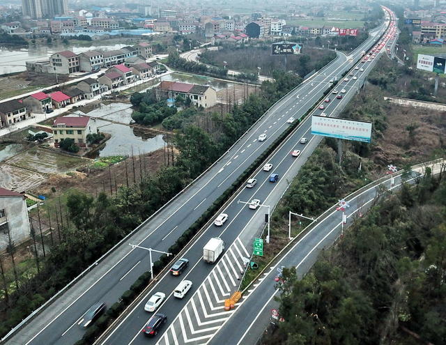 龙年囗春节口客流囗返程