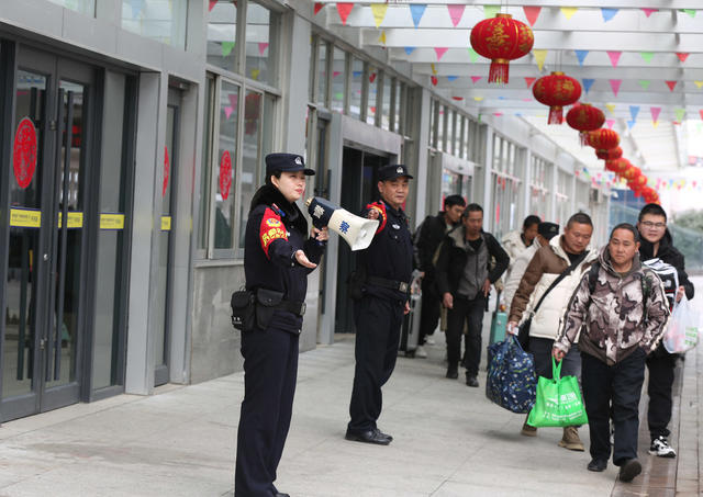 怀化铁警确保节后旅客平安出行