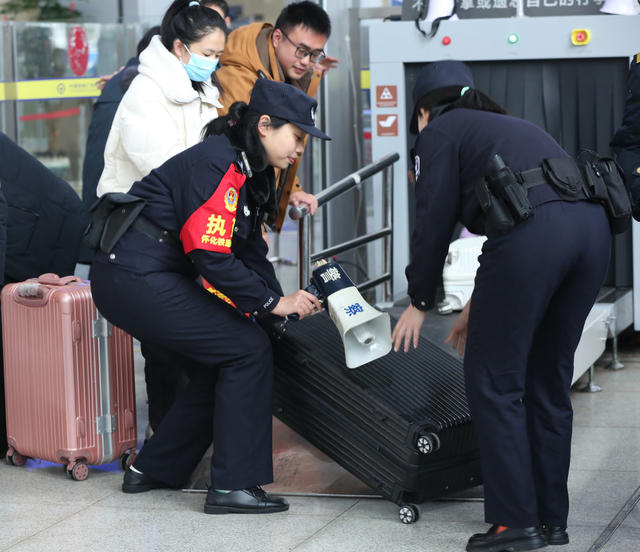 怀化铁警确保节后旅客平安出行