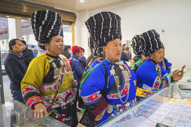 乾州农贸市场  苗家人赶集