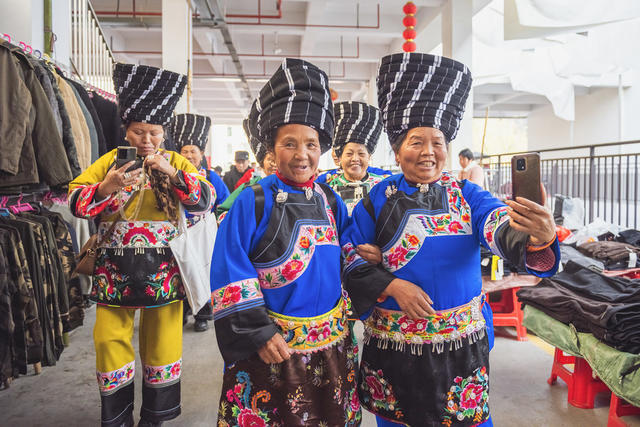 乾州农贸市场  苗家人赶集