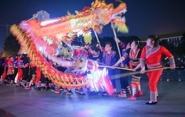 龙狮灯会
江华
春节
新春
