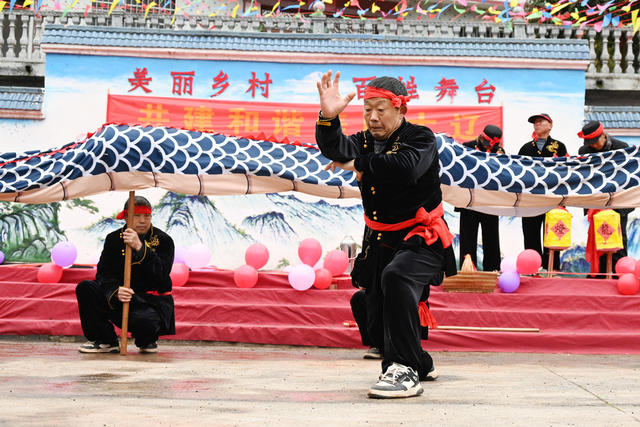 湖南，麻阳，烧龙灯