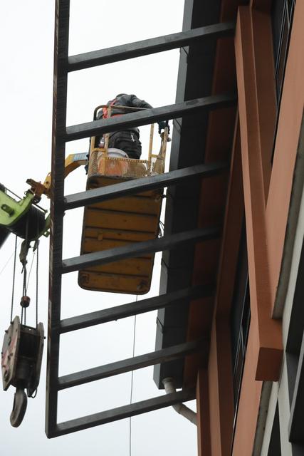 土家族 湘西 工人 苗族 高空 除险 施工 作业 校园 安全 开学