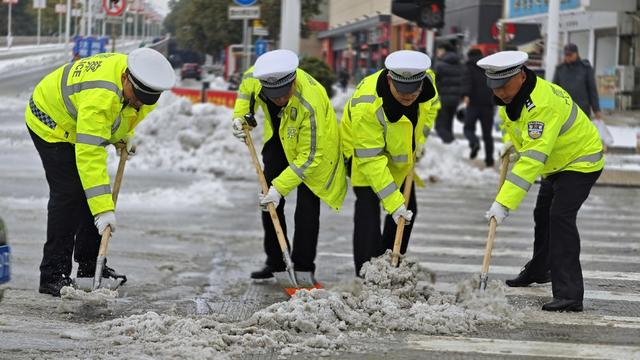 铲冰除雪