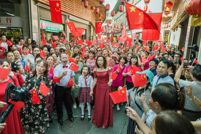 国庆  歌唱  升旗  红色  音乐 大街小巷  学校  商场