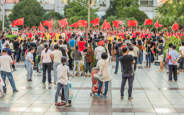 国庆  歌唱  升旗  红色  音乐 大街小巷  学校  商场