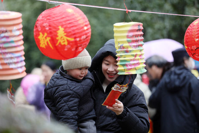 闹元宵 春节 新春 欢天喜地 传统文化
