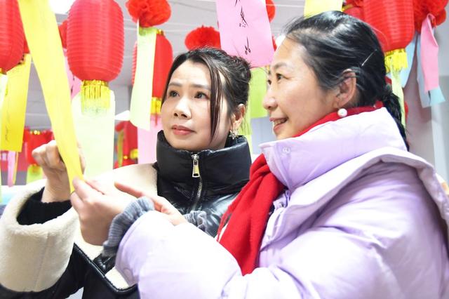  猜灯谜  闹元宵