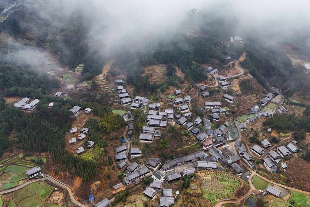 庭院经济、古寨、民宿、旅游、乡村