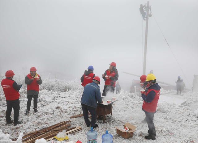 供电抢修 冰天雪地  元宵