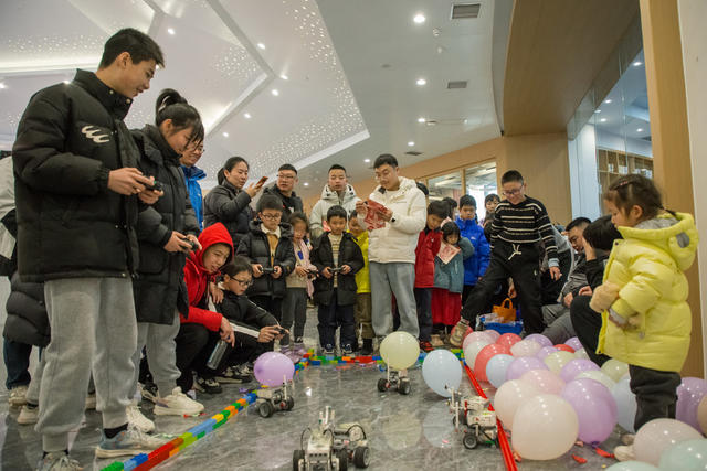 元宵节 猜谜  春节  热闹  室内  谜语