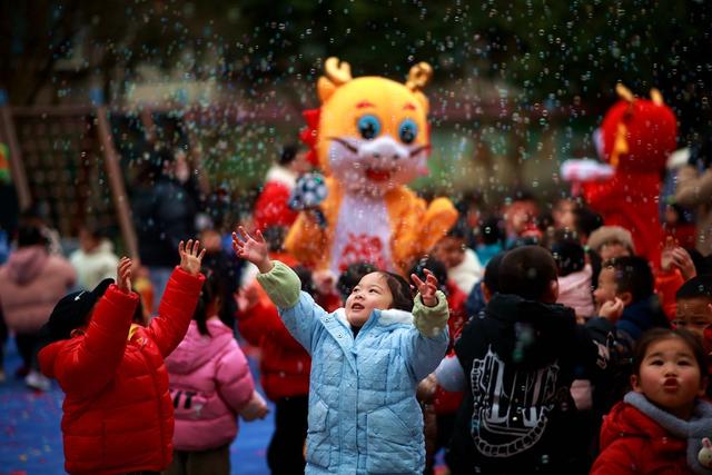 开学、新学期、学生、校园、龙