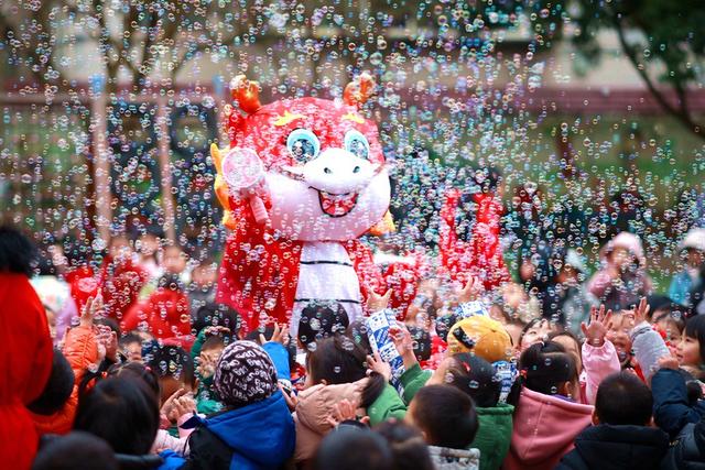 开学、新学期、学生、校园、龙