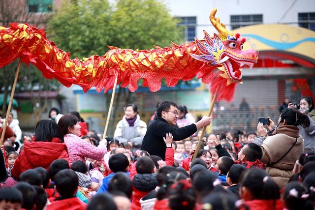 开学、新学期、学生、校园、龙
