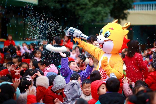 开学、新学期、学生、校园、龙